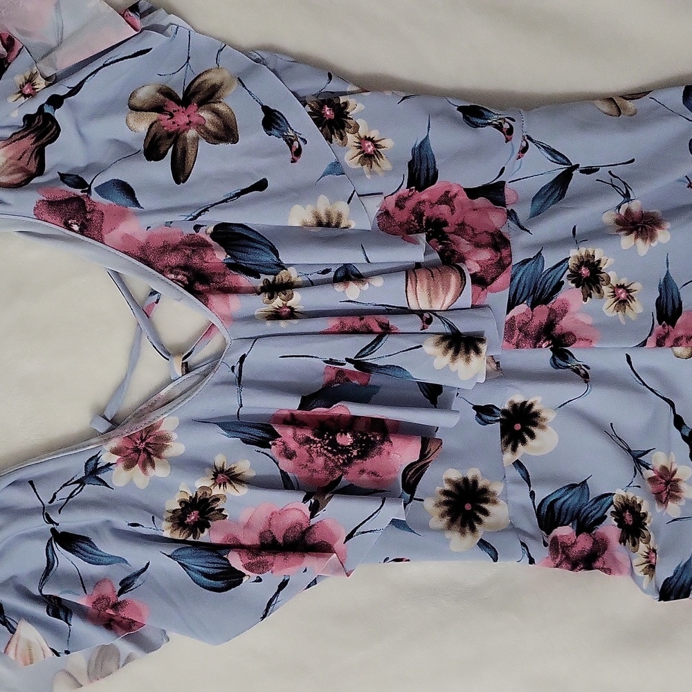 Fashion Nova Blue Floral Romper - Picture 5 of 9